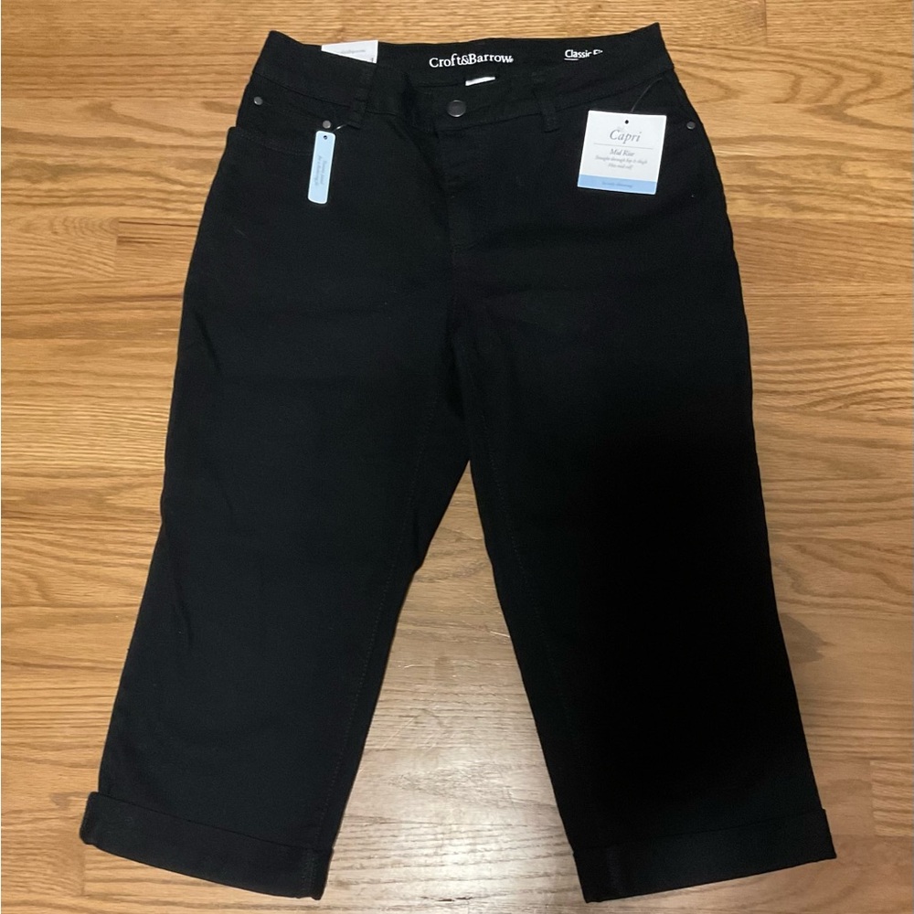 Women's Croft & Barrow Classic Fit Mid Rise Capri Black Jeans Denim. Tummy Panel